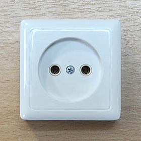 Розетка 1-м ОП "Хит"  10А б/з 10-131В