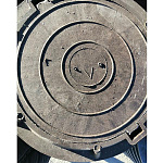 Люк канализационный полимер.песчан., тип "ЛМУ" коричневый (прочность 3т)