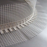 Угол ПВХ перфорированный арочный 23х23мм 2,5м с белой сеткой 10х15